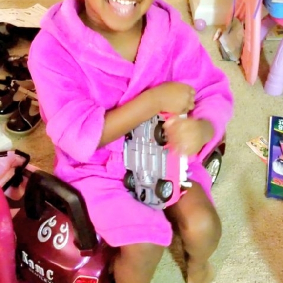 Hooded Fuzzy Robe - Picture 3 of 4